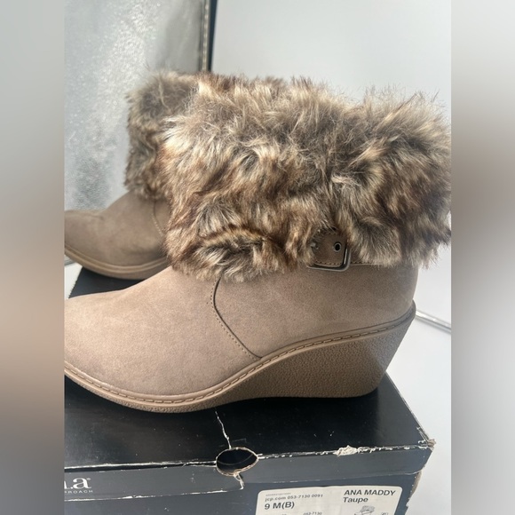 A.n.a Maddy Taupe boots shoes new size 9 cute - Picture 16 of 16